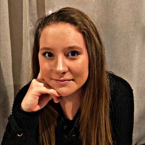 Meet your Posher, Caroline